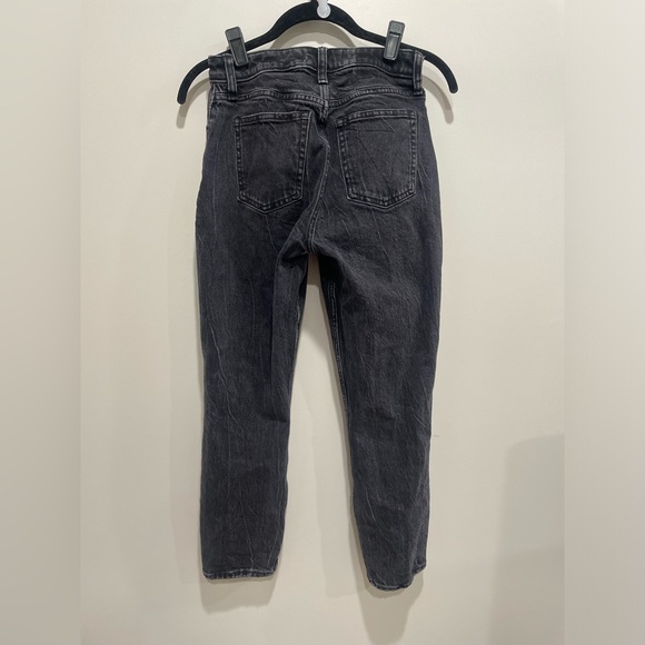 25/0s The Mom Abercrombie & Fitch Curve Love Jeans, dark grey/black. - Picture 3 of 7